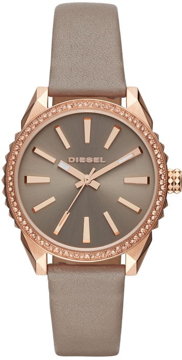 Diesel Nuki DZ5563 Diesel Nuki DZ5563Наручные часы<br>Итальянские часы Diesel Nuki DZ5563<br><br>Пол: Женские<br>Страна-производитель: Италия<br>Механизм: Кварцевый<br>Материал корпуса: Сталь<br>Материал ремня/браслета: Кожа<br>Водозащита, диапазон: None<br>Стекло: Минеральное<br>Толщина корпуса: 11 мм<br>Стиль: None