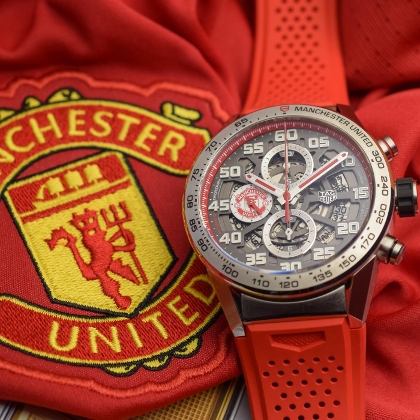 Новые часы TAG Heuer Manchester United
