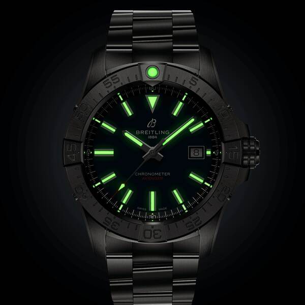 Breitling Avenger Automatic 42 A17328101L1A1