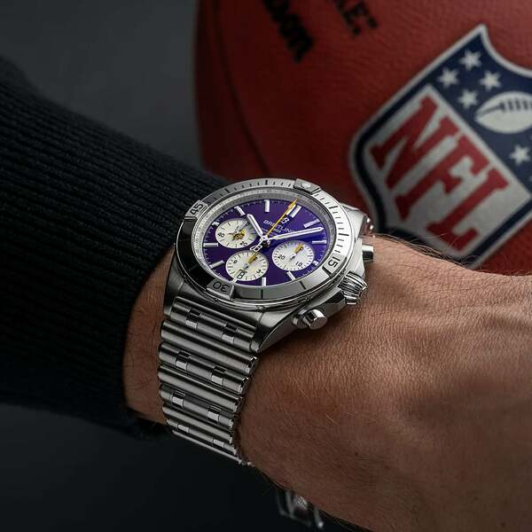 Breitling Chronomat B01 42 NFL Minnesota Vikings Edition AB01342B1K4A1 Breitling Chronomat B01 42 NFL Minnesota Vikings Edition AB01342B1K4A1