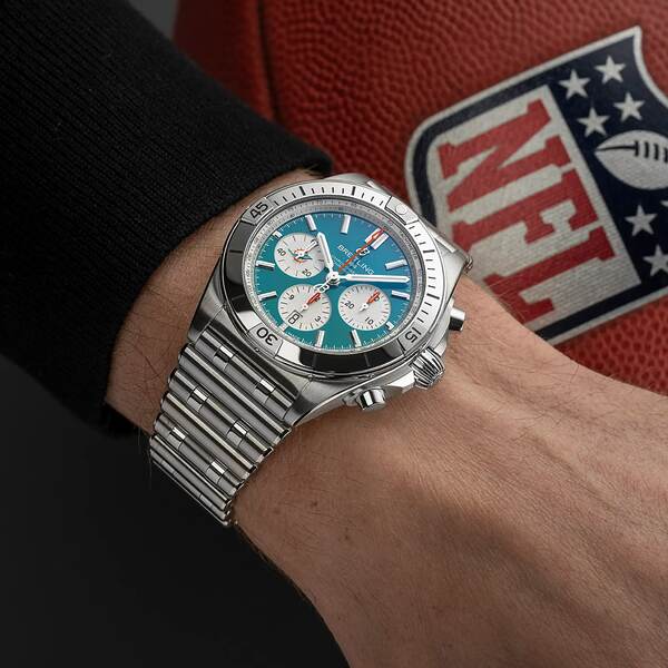 Breitling Chronomat B01 42 NFL Miami Dolphins Edition AB01342B1L2A1 Breitling Chronomat B01 42 NFL Miami Dolphins Edition AB01342B1L2A1