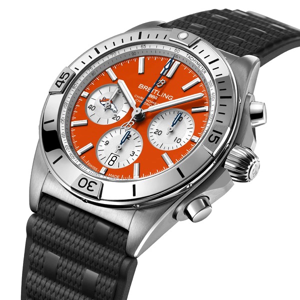 Breitling Chronomat B01 42 NFL Denver Broncos Edition AB01342B1O2S1 Breitling Chronomat B01 42 NFL Denver Broncos Edition AB01342B1O2S1