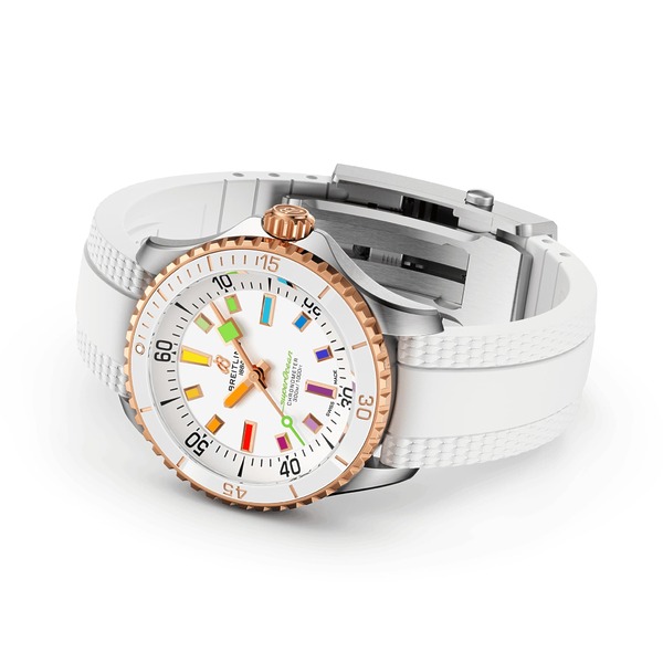 Breitling Superocean Automatic 36 Slow Motion U17377211A1S1