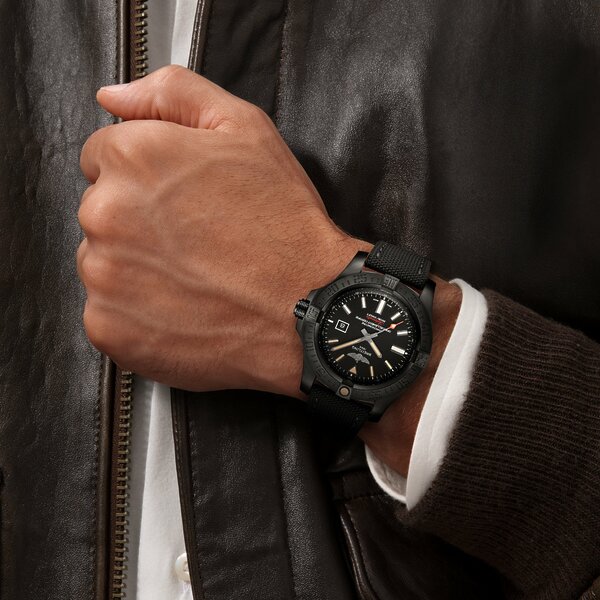 Breitling Avenger Blackbird V17310101B1W1