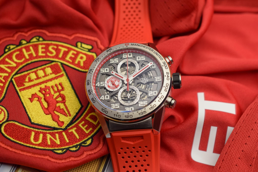 Часы TAG Heuer Manchester United Carrera Heuer 01 CAR201M.FT6156