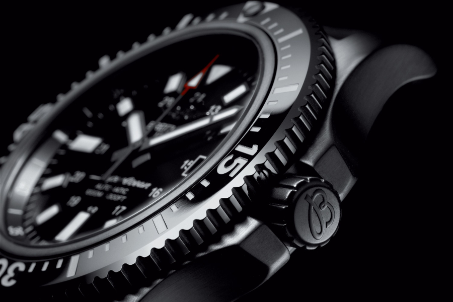 Безель Breitling Superocean 44